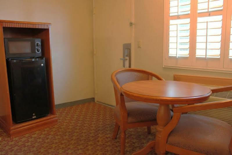Hotel Tustin In 2*